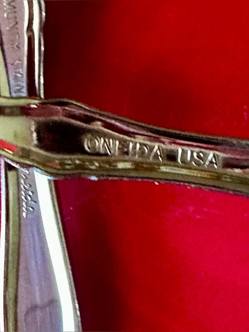 Oneida Satinique Discontinued Spoons. 1 Tablespoon and 1 Teaspoon. Preowned